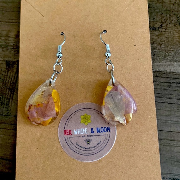 Flower inspired Dangle earrings - Picture 1 of 2